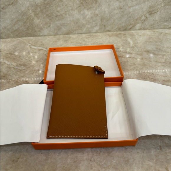 Hermes tarmac passport holder - Picture 8 of 8